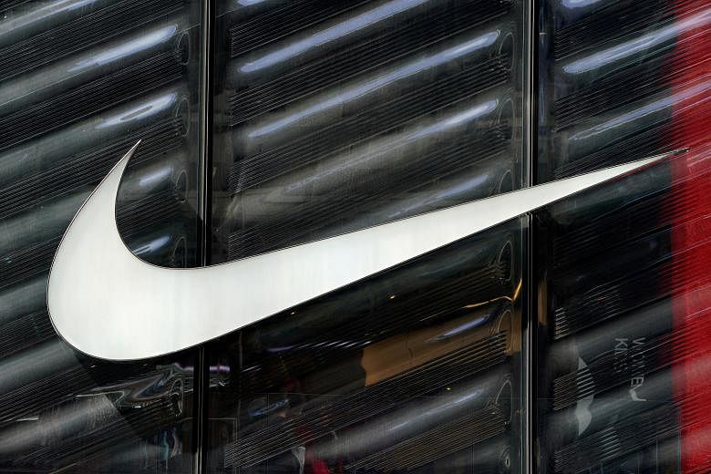 Perkiraan tertinggi penjualan Nike, mengatasi masalah rantai pasokan