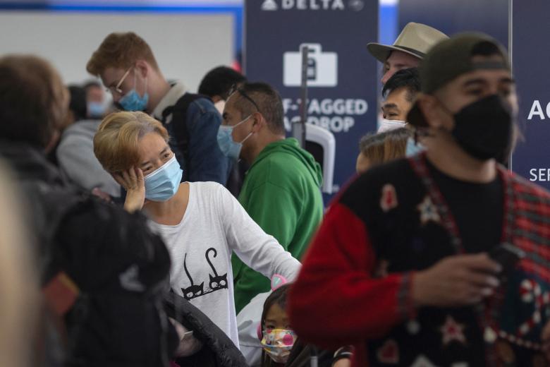 6300 flights worldwide scrapped as Omicron hits Christmas weekend travel - The Straits Times