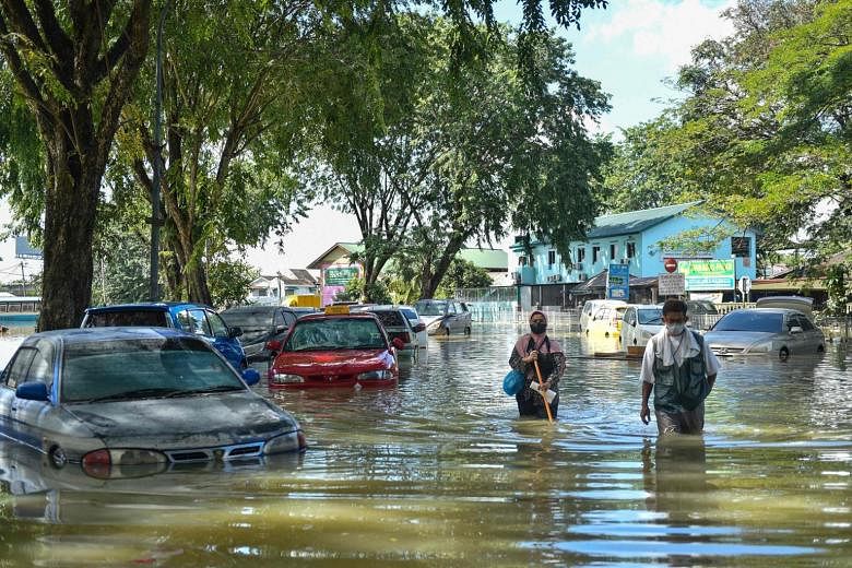 Banjir diperkirakan di pantai timur Malaysia, lebih sedikit pengungsi di tempat penampungan bantuan