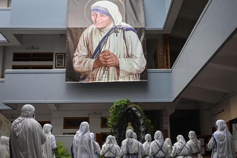 India menolak tawaran badan amal Ibu Teresa untuk memperbarui izin untuk menerima sumbangan asing