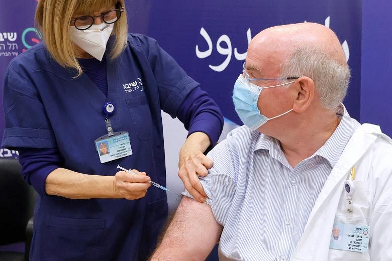Israël offrira un quatrième vaccin contre le Covid-19 aux plus de 60 ans, selon le personnel médical