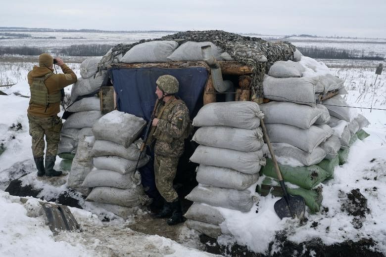 Para menteri luar negeri NATO akan mengadakan pembicaraan darurat tentang Ukraina