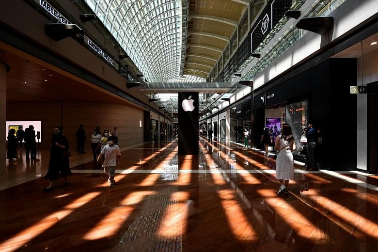Les ventes au détail à Singapour ont augmenté de 1,9% en novembre, ralentissant après l’augmentation de l’iPhone 13 en octobre