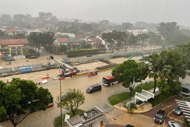 Compter le coût des dégâts causés par les inondations à Singapour