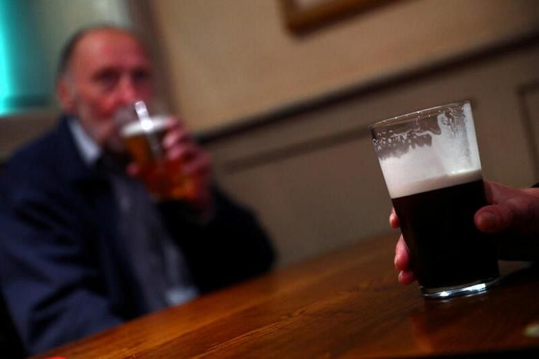 Minuman keras warga Inggris meroket selama penguncian: Studi