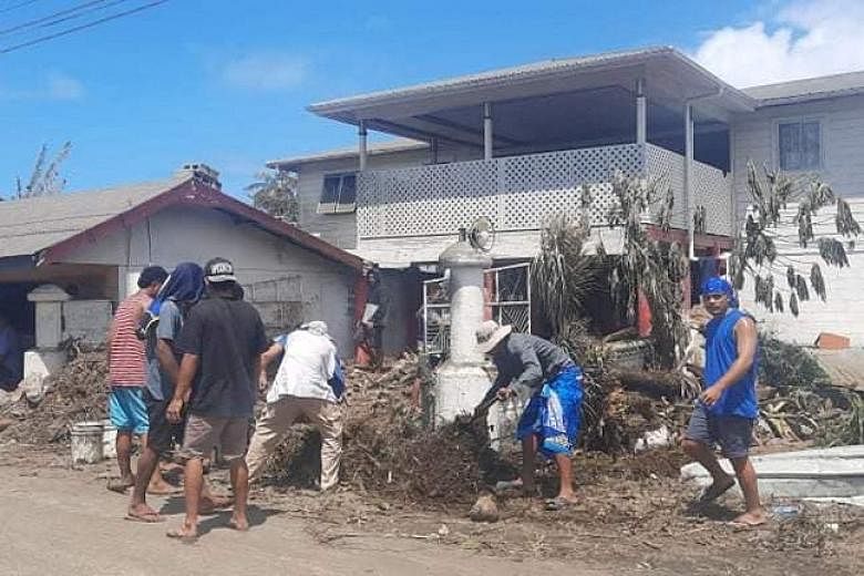 Bantuan tiba di Tonga saat bandara dibuka, saluran telepon dipulihkan sebagian