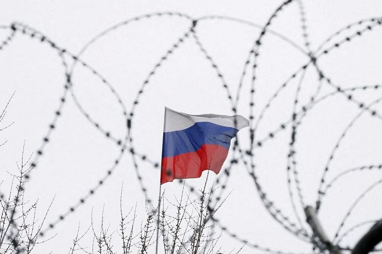 Le Royaume-Uni accuse le Kremlin d’essayer d’installer un dirigeant pro-russe en Ukraine