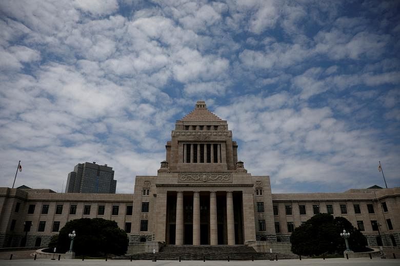 La note d’approbation du cabinet japonais glisse dans le dernier sondage
