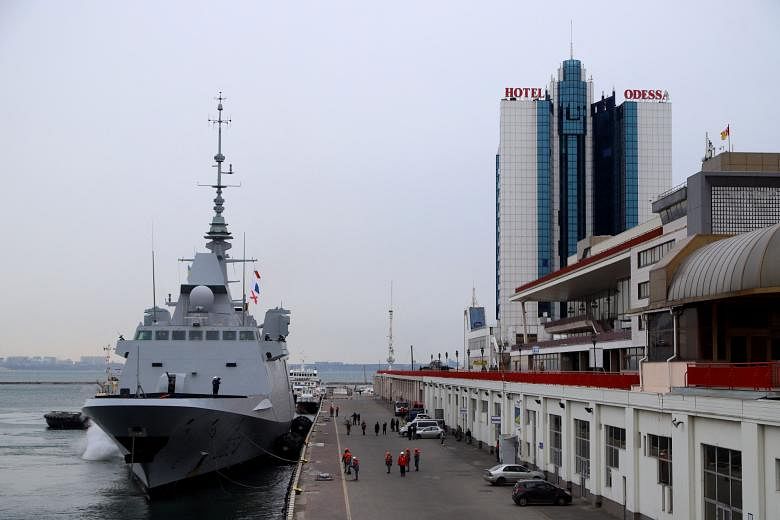 L’Otan envoie des navires et des avions à réaction en Europe de l’Est dans la crise ukrainienne