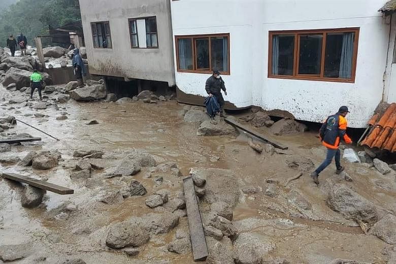 Près de 900 personnes évacuées de la région de Machu Picchu alors que les pluies frappent le Pérou