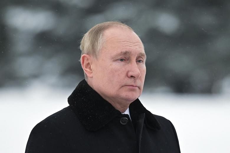 Putin memberi tahu Macron bahwa Barat mengabaikan masalah keamanan Rusia