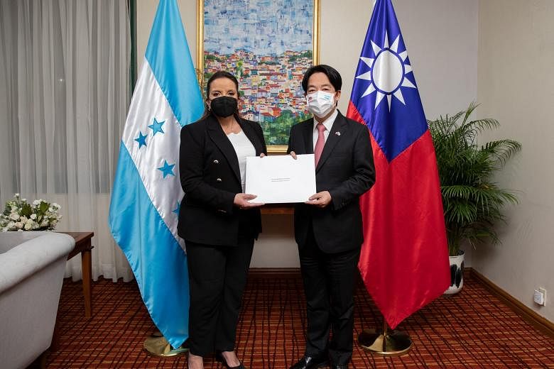 Le Honduras maintient ses liens avec Taïwan mais pivote sur le Venezuela