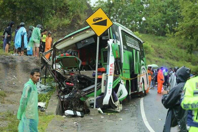 Indonesia Bus Crash Kills 13, Injures Dozens | The Straits Times