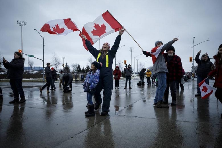 Protesters Defy Injunction Order, Continue To Occupy Key US-Canada ...