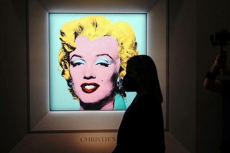 Christie’s vend aux enchères un tableau de Warhol représentant Marilyn Monroe pour 272 millions de dollars