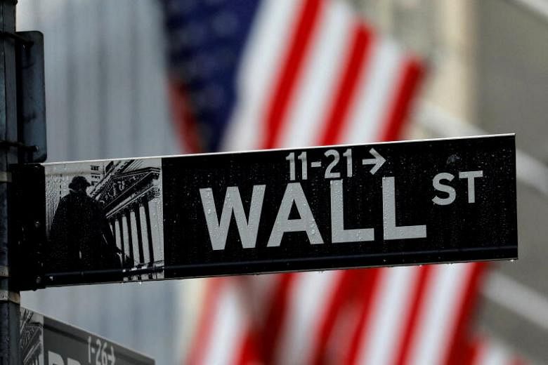 Wall Street recule à la clôture dans un contexte d’incertitude économique