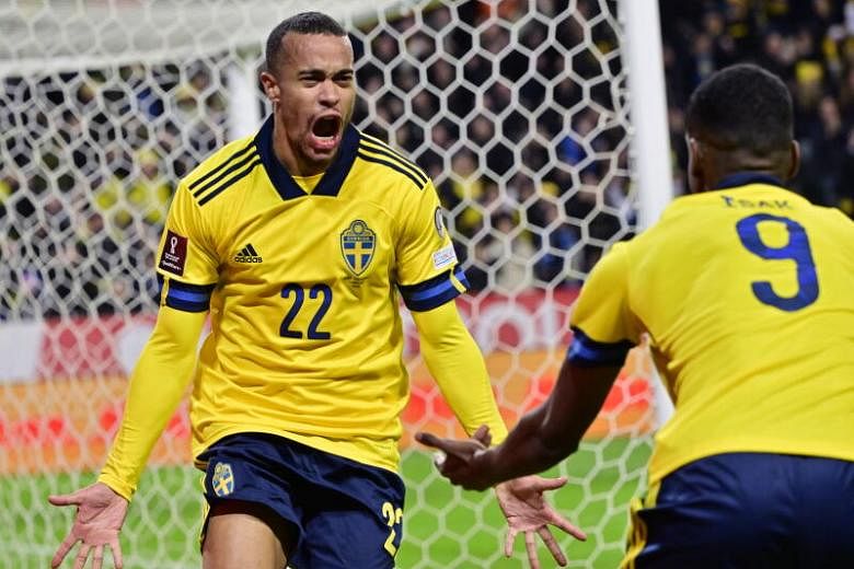 Football: Quaison vire la Suède pour remporter les éliminatoires de la Coupe du monde en prolongation contre les Tchèques