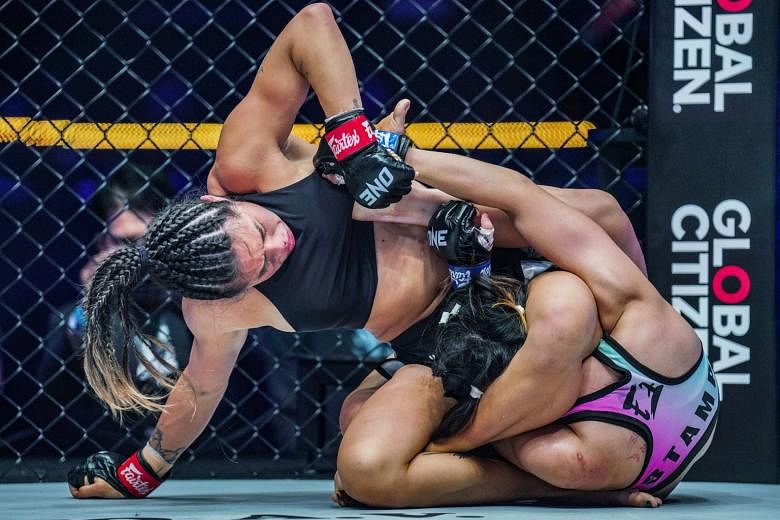 Mma Angela Lee Is One C Ship S First Mum Champ After Win Over Stamp Fairtex The Straits Times