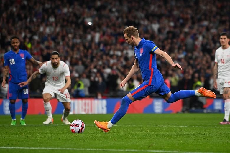Voetbal: Kane redt Engeland, België zit vast terwijl WK-voorbereidingen doorgaan