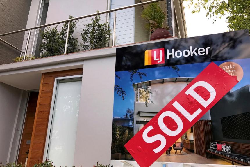 Australia housing bubble slowly deflating as heat leaves Sydney