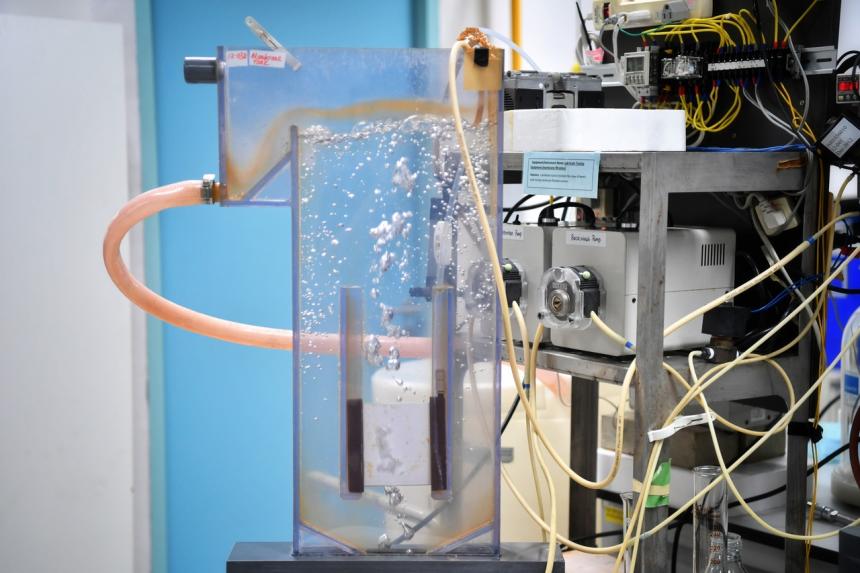 Mangrove-inspired membranes for desalination among new tech being tested by PUB - The Straits Times