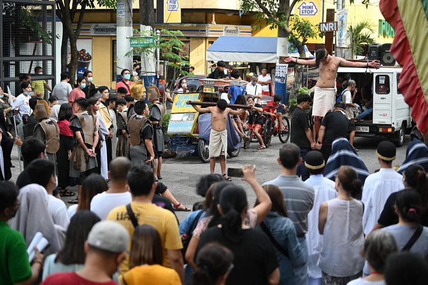 Religious whipping marks Good Friday in the Philippines | The Straits Times