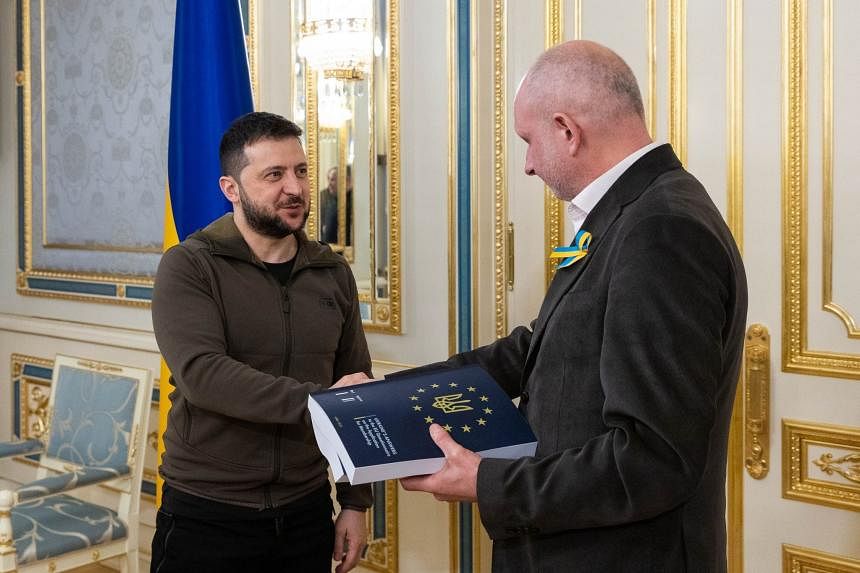 L’Ukraine espère obtenir le statut de candidat à l’UE dans quelques semaines : Zelensky