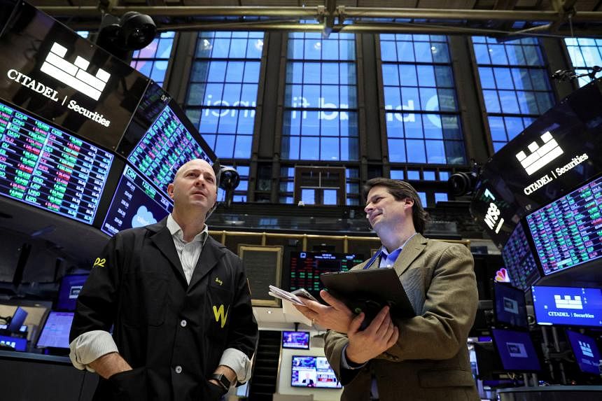 Wall Street termine en baisse alors que les investisseurs attendent de nouveaux indices sur les bénéfices