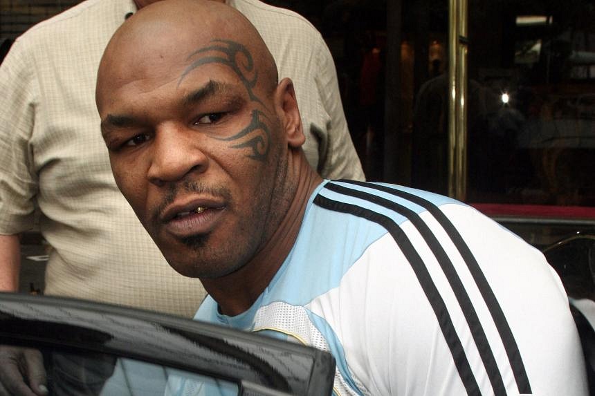 Boxing: Mike Tyson Hits Passenger On US Plane - Mobile Phone Video ...