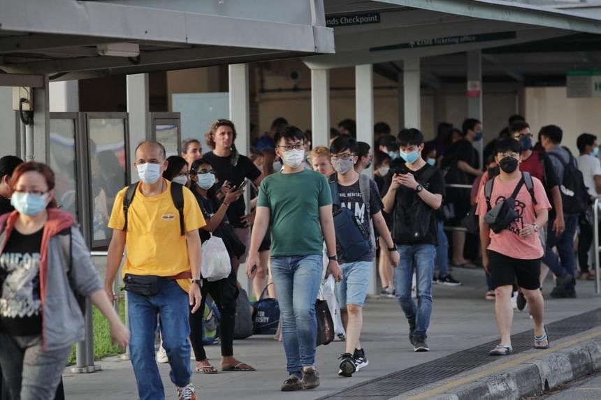 超过 950,000 名旅客在长周末使用新加坡 – 马来西亚陆地边界 – 海峡时报