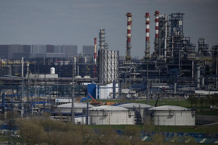 EU Plans Phased Oil Ban On Russia Also Targeting More Banks The   Mi Oil 040522 