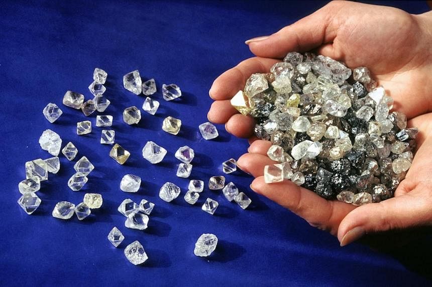 Tiffany Suspends Use of Russian Diamonds