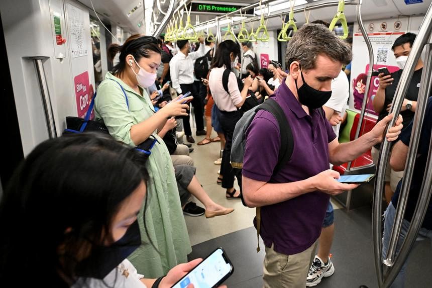 This is how you get Rickrolled on the MRT -  - News from  Singapore, Asia and around the world