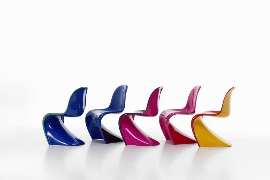 ads-pantonchair-03062022.jpg