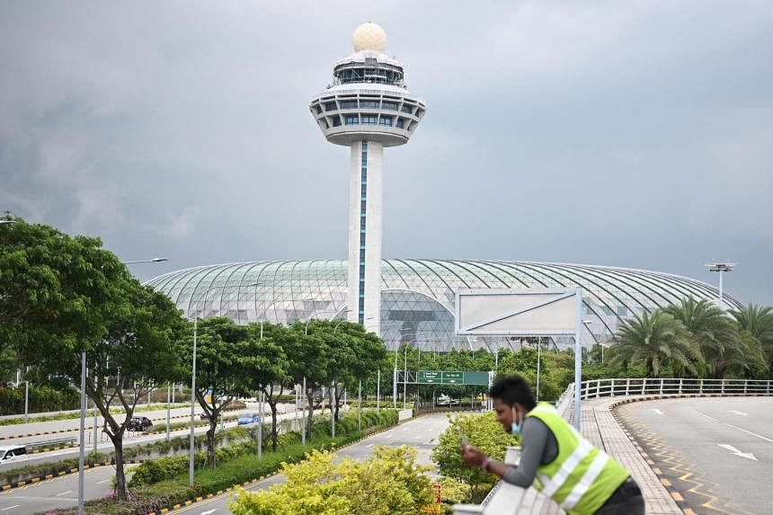 Singapore Changi Airport Terminal 4 Closing - One Mile at a Time