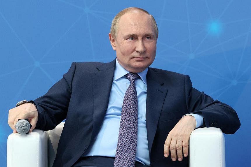Putin's war on Ukraine means Russia's rich aren't welcome at Davos anymore