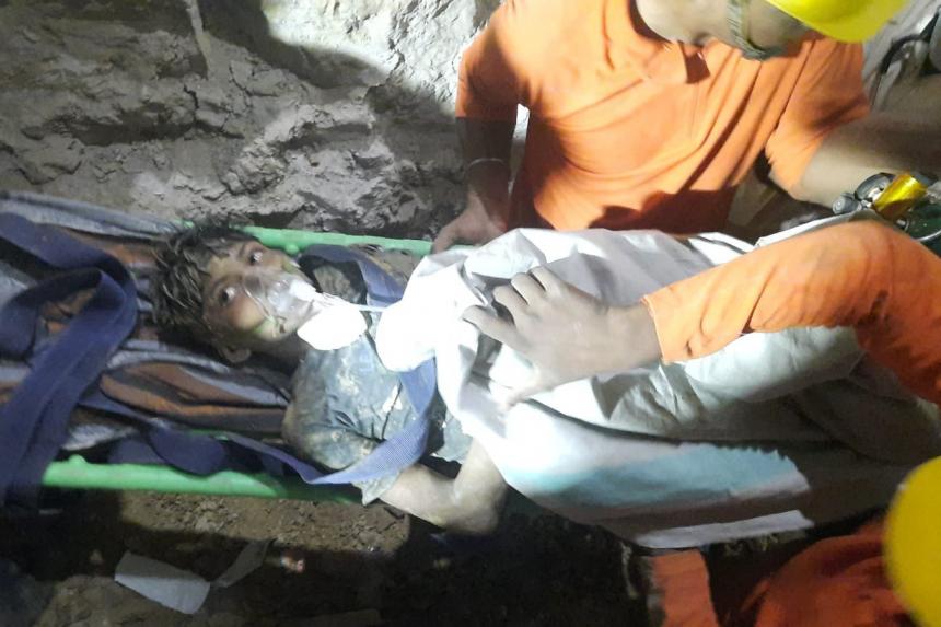 Boy rescued after four days in a well in India | The Straits Times