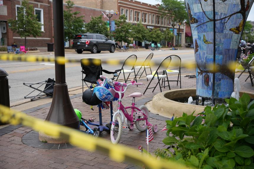 Suspected gunman arrested after killing at least 6 at Chicago July 4