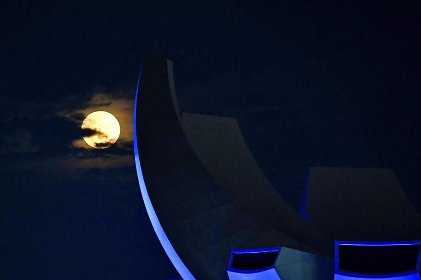 Catch the biggest and brightest supermoon of the year tonight ...