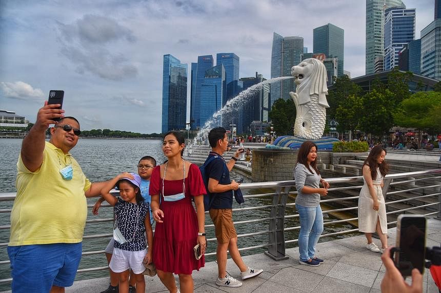 singapore tourist numbers 2022