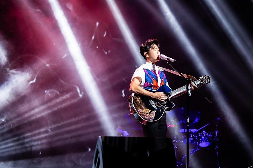 Concert review: Fans' fiery passion for WeiBird Wei's Red Scarf | The ...