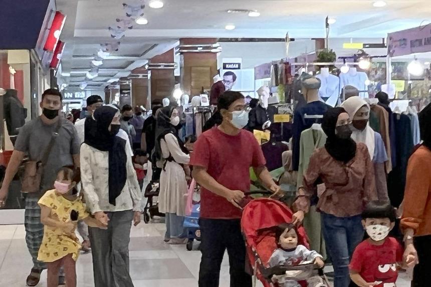 Malaysia to decide on indoor mask mandate, health minister Khairy says