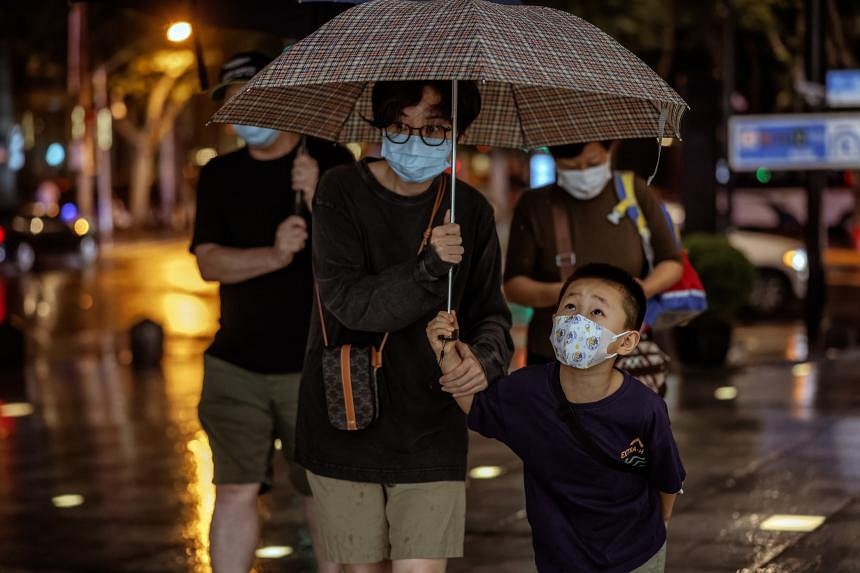 Chengdu eases lockdown curbs in parts of city as cases taper | The ...