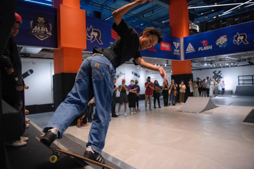 Skateboarding Singapore's largest indoor skatepark to open at GR.iD on