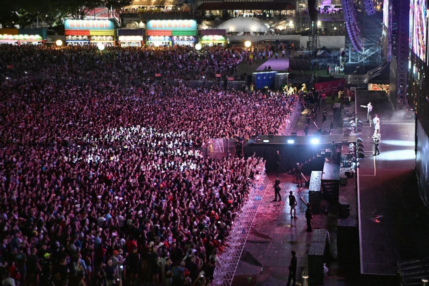 Pop stars thrill music fans at Singapore Grand Prix | The Straits Times