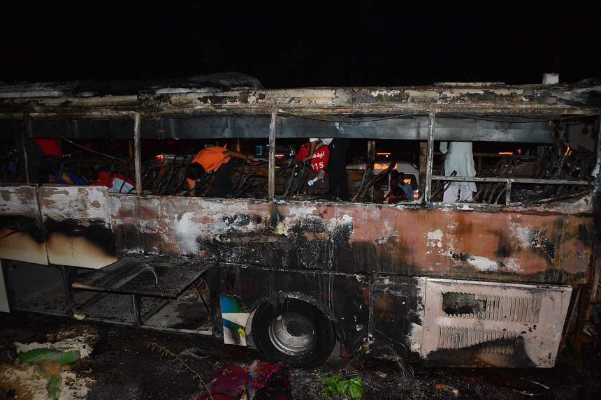 18 flood victims killed in Pakistan bus fire The Straits Times