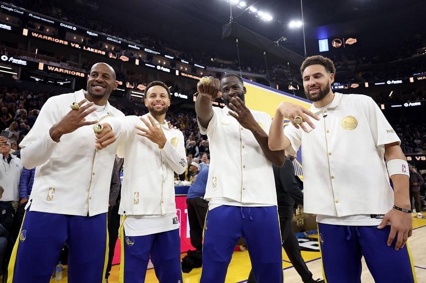 NBA: Warriors thump Lakers in season opener