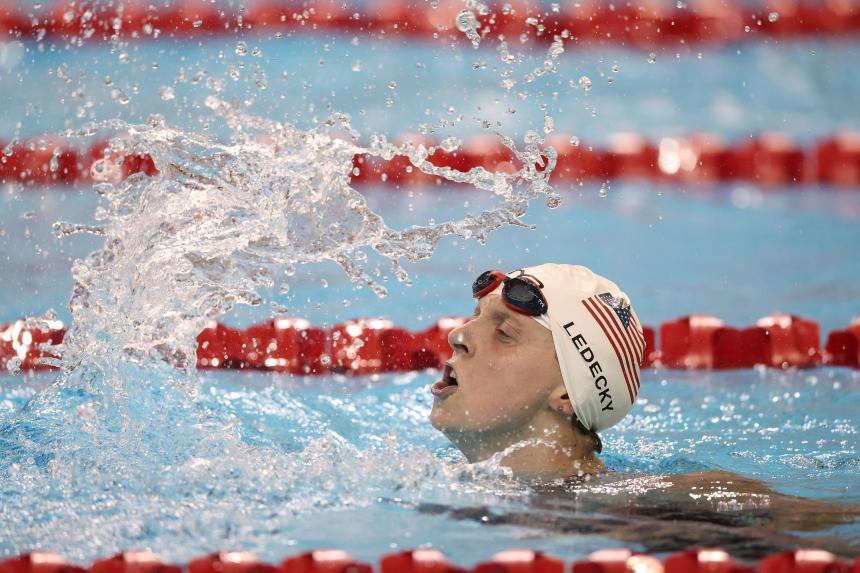 Swimming Ledecky sets 1,500m free short course world record in Toronto