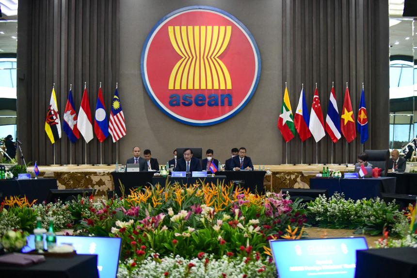 Asean needs a more active strategy to head off a USChina conflict