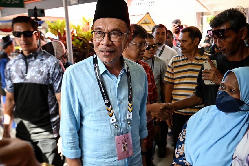 Malaysia Election: Time Running Out As Anwar Aims For Top Job | The ...